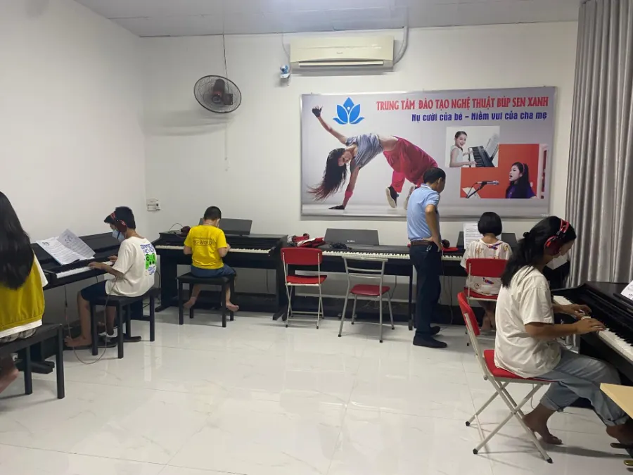 Trung Tâm Đào Tạo Năng Khiếu Búp Sen Xanh