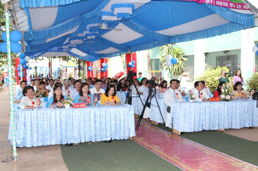 Trường Mầm Non Hoa Phượng