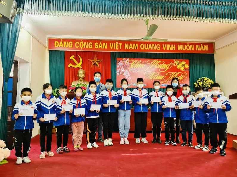 Trường Tiểu Học Sao Đỏ