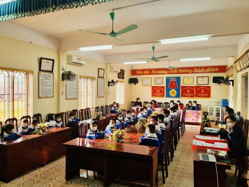 Trường Tiểu Học Sao Đỏ