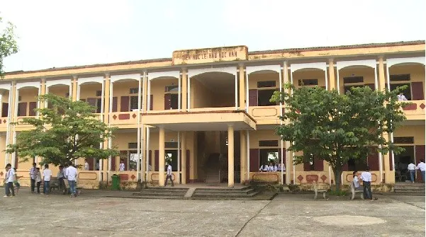 Trường Tiểu học thị trấn Khoái Châu