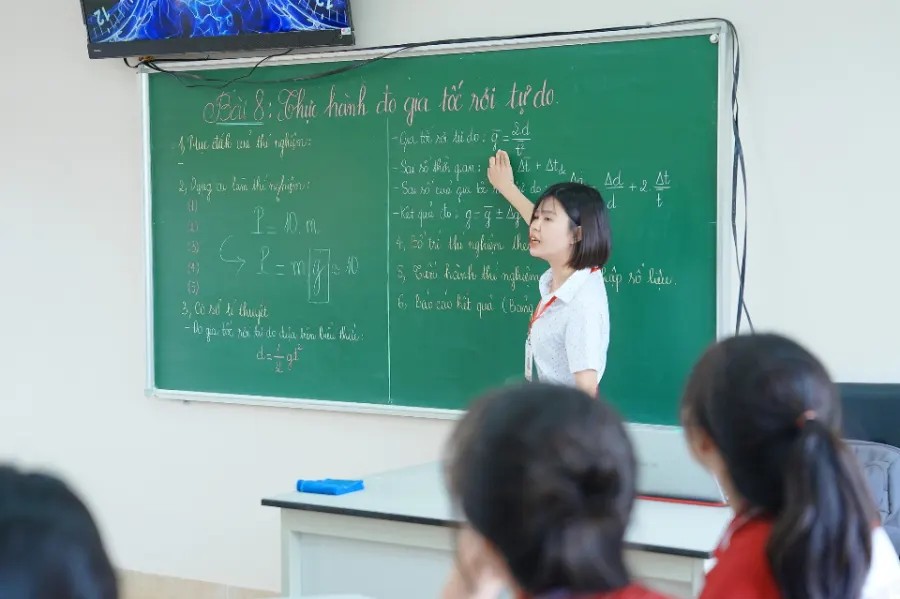 Trường Tiểu học, THCS và THPT Hoàng Việt