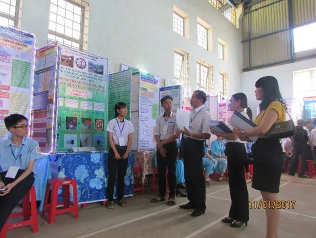 trường tiểu học thị trấn Hồ 1