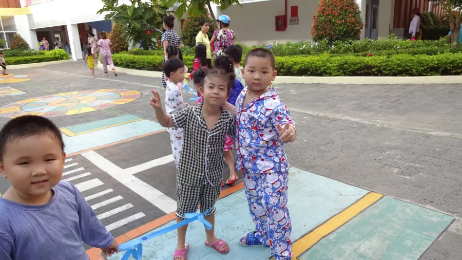 Trường Mầm non Tổ Ong Vàng