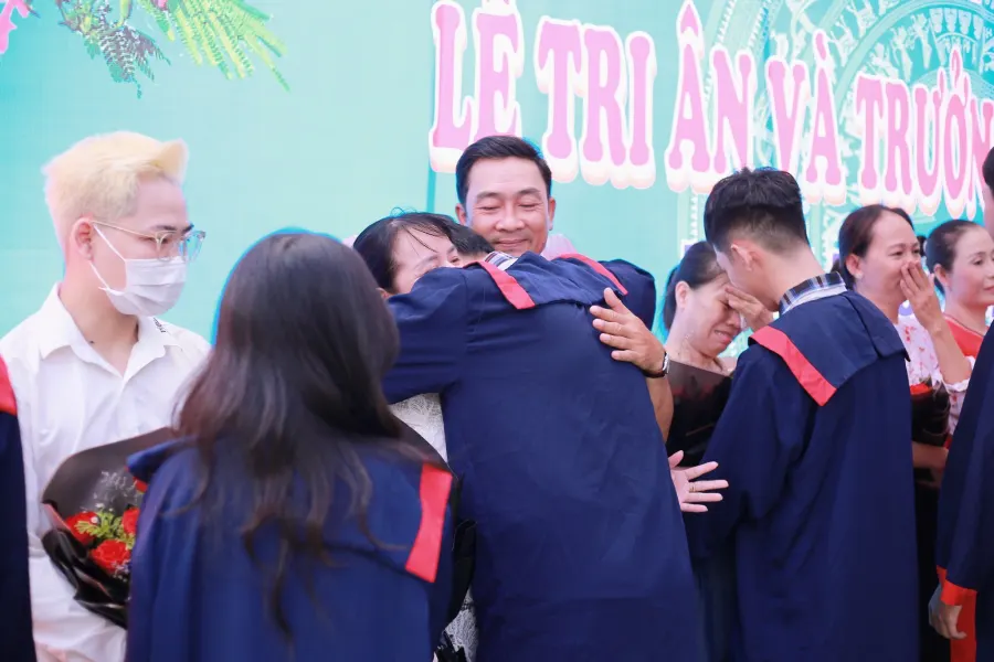 Trường THPT Lý Thái Tổ