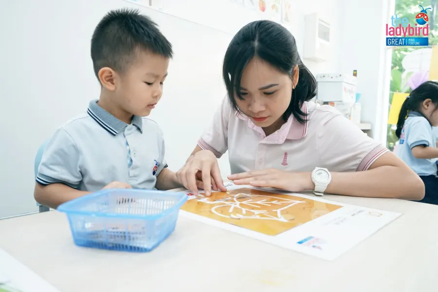 Mầm non Song ngữ LadyBird (LELC)