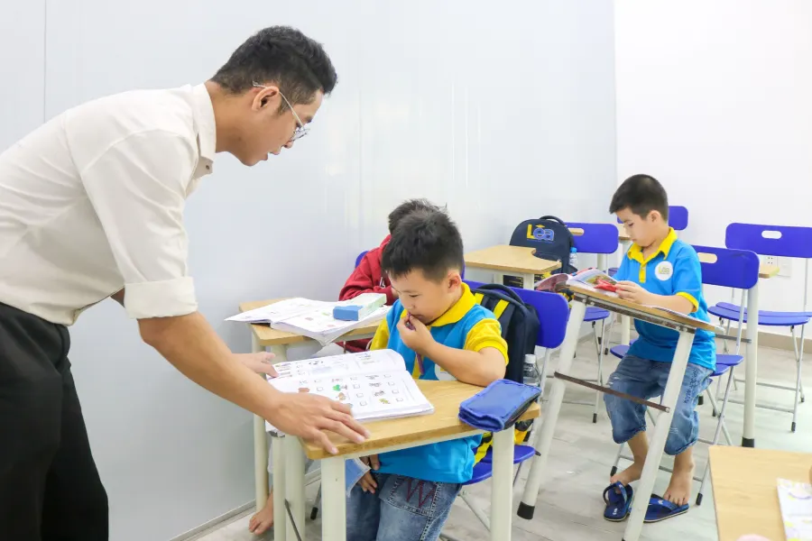 Trung tâm Ngoại Ngữ Liên Âu Mỹ (LEA)