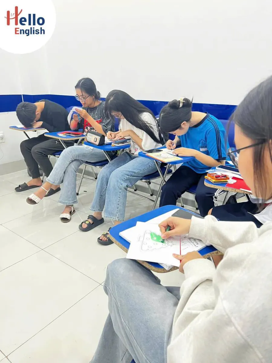 Trung tâm Anh ngữ Hello English