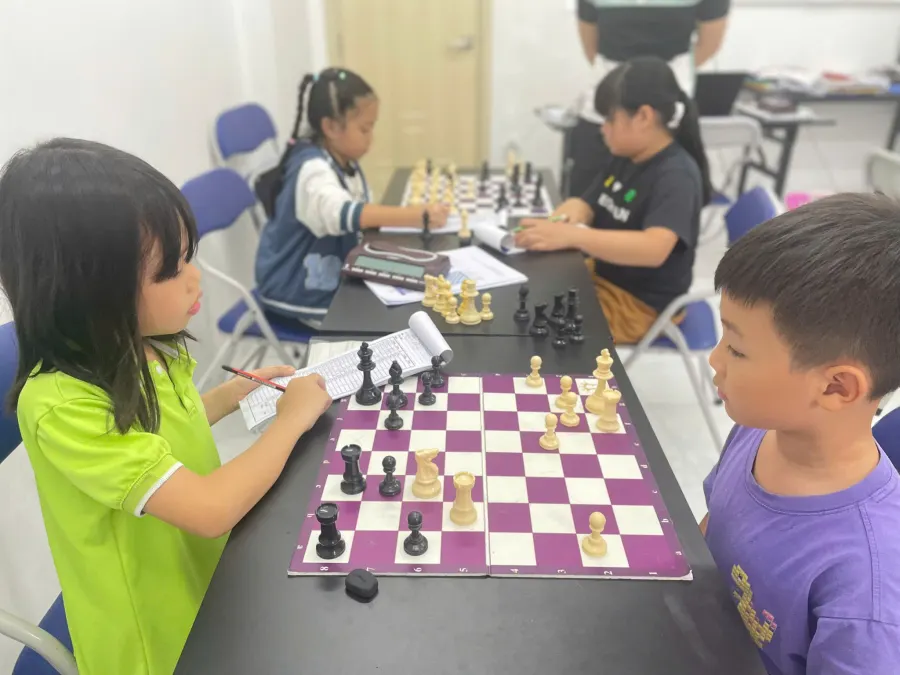 Trung tâm Cờ Hoàng Gia RoyalChess