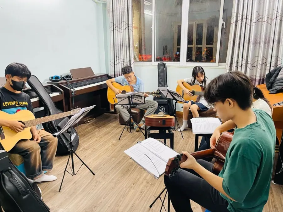 Trung tâm Dạy Đàn Guitar - Piano Tiến Thành Music