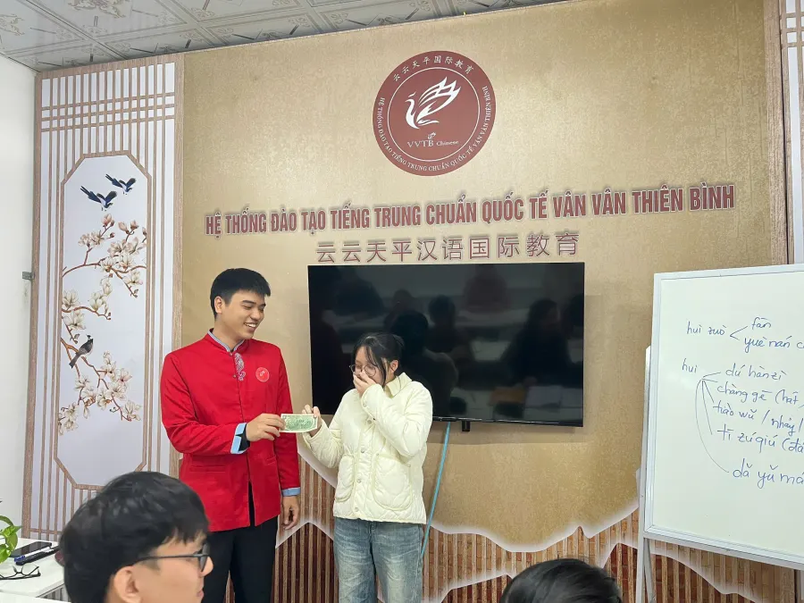 Hệ thống Tiếng Trung Vân Vân Thiên Bình - TT Quán Lào