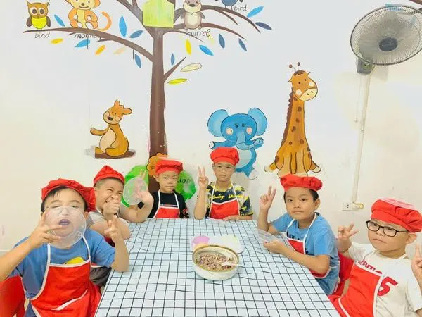 Trung tâm Anh ngữ Red English