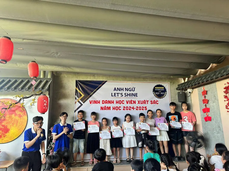 Trung tâm Ngoại ngữ Let's Shine