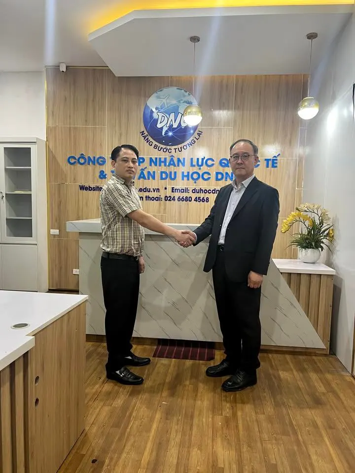 Trung tâm Du học DNC