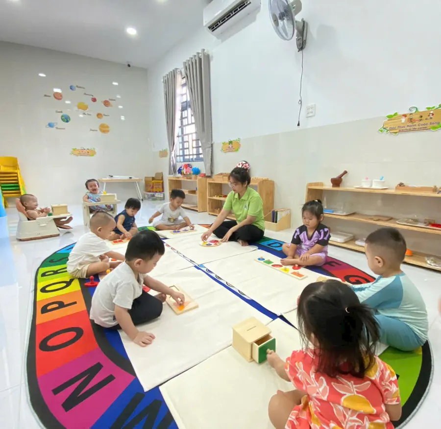 Mầm non Nhà thám hiểm Tí Hon 1