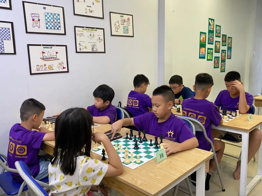 Trung Tâm Cờ Hoàng Gia Royal Chess