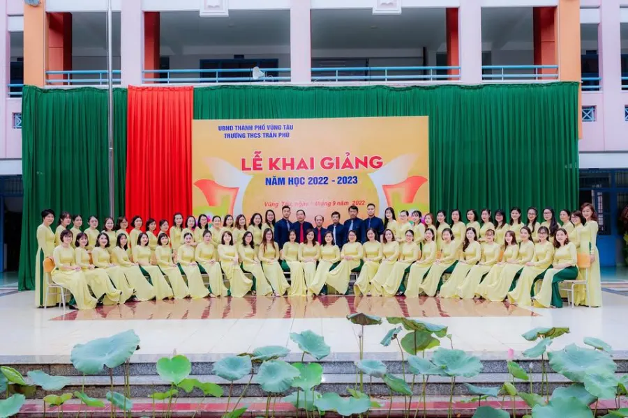 Trường THCS Trần Phú