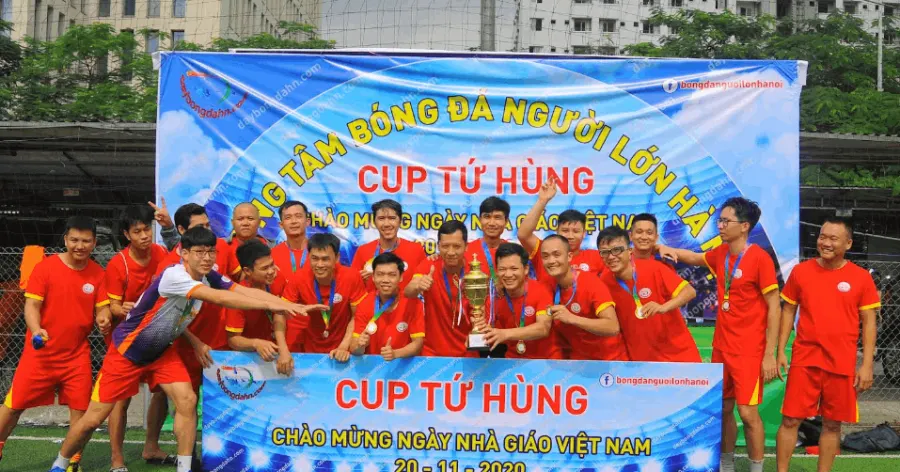 Trung tâm Bóng đá người lớn Hà Nội