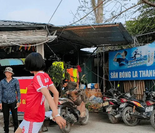 Trung tâm Sân Bóng La Thành