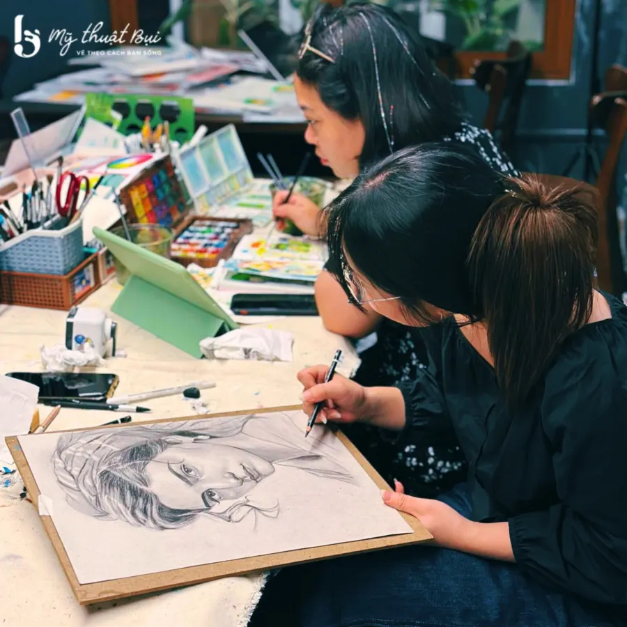 Lớp Mỹ Thuật Bụi
