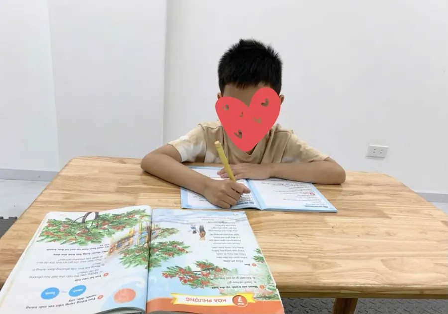 Trung tâm Tiền tiểu học Cầu Vồng