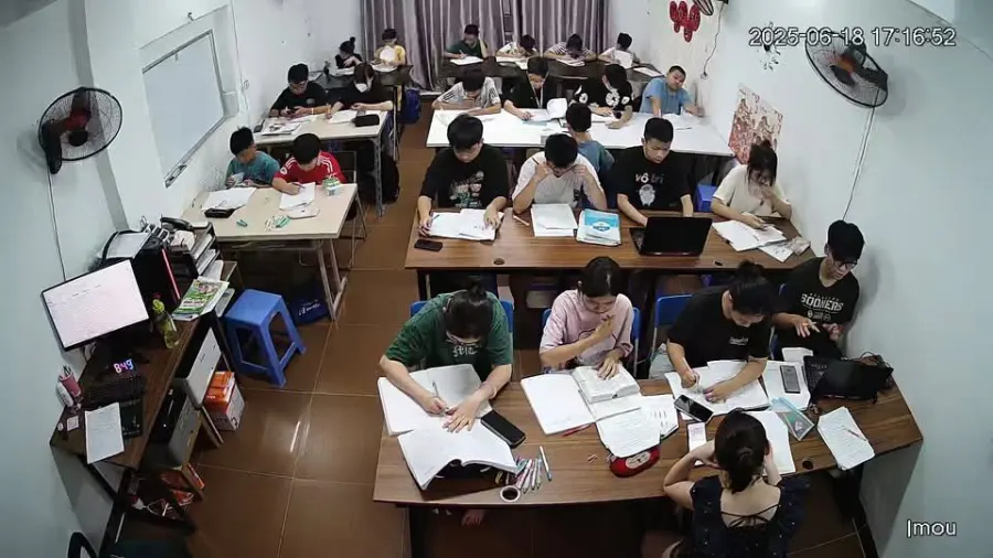 Lớp Tiếng anh cô Hiền IELTS