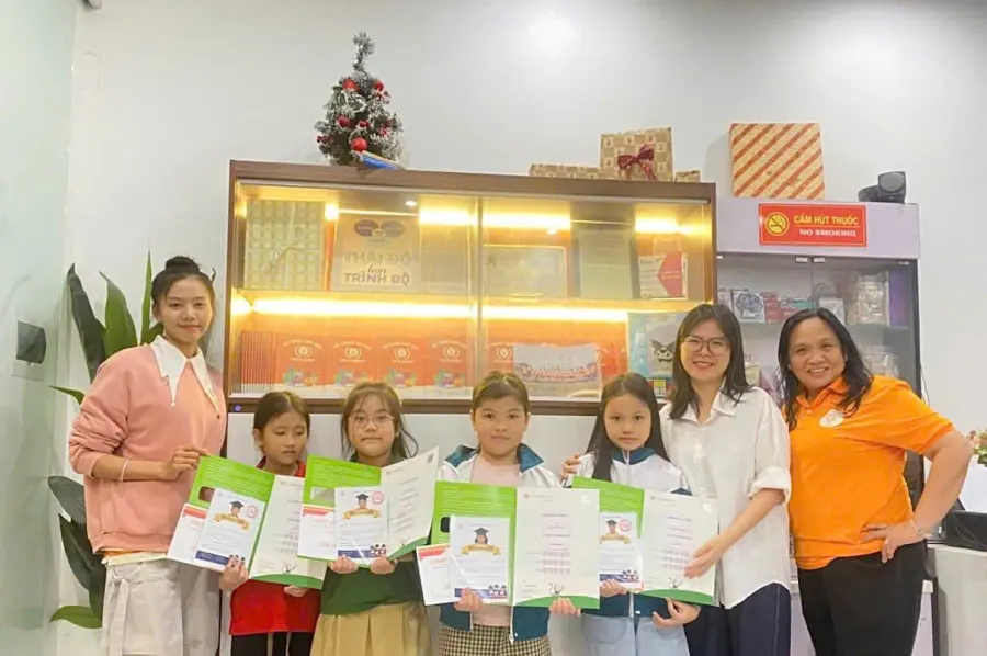Trung tâm Light Up Academy