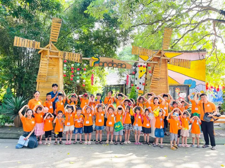 Trung tâm Light Up Academy