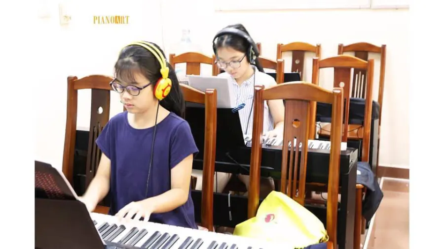 Trung tâm Âm nhạc MusicLight School