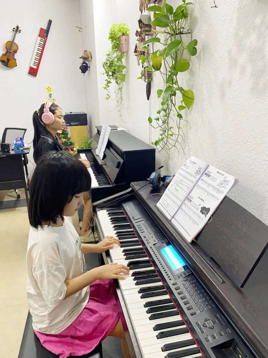 Trung tâm Ý Nhiên Piano