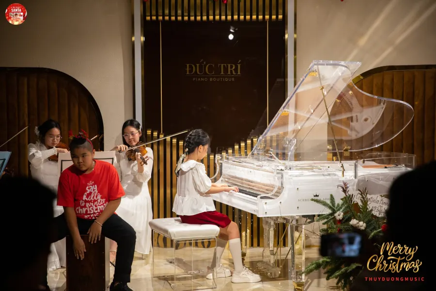 Trường Nhạc Thùy Dương