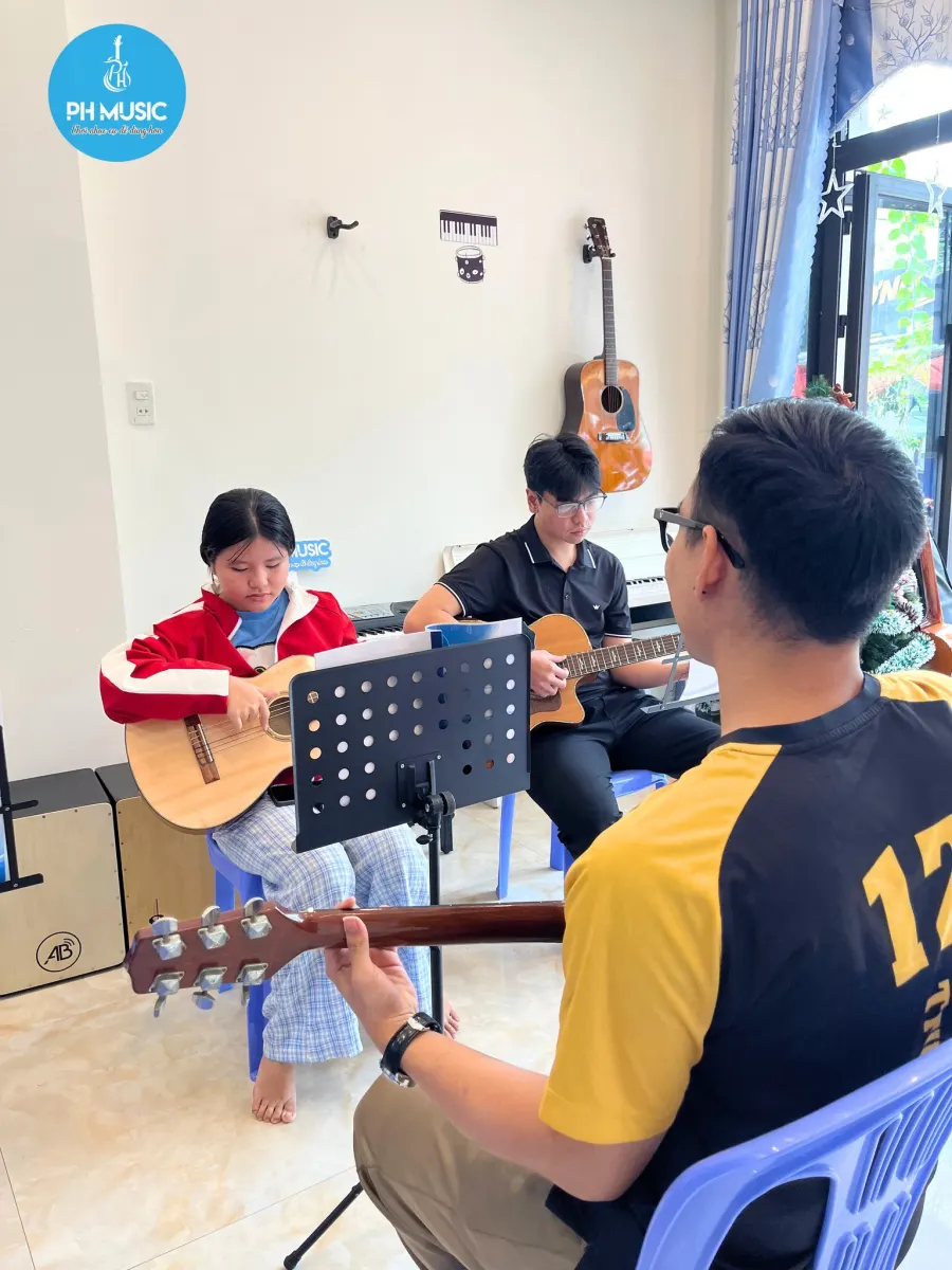 Trung tâm Âm nhạc PH Music