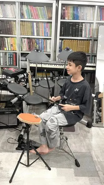 Trung tâm RUMMY Music Room