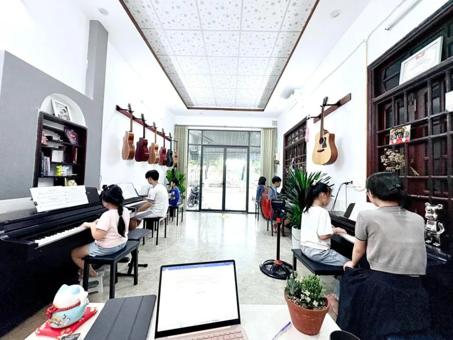 Trung tâm Âm nhạc Paradise Music