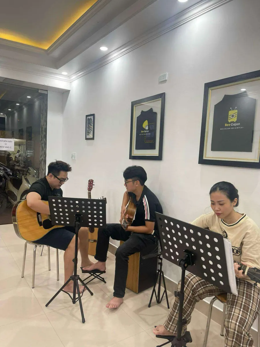 Trung tâm Bee Guitar