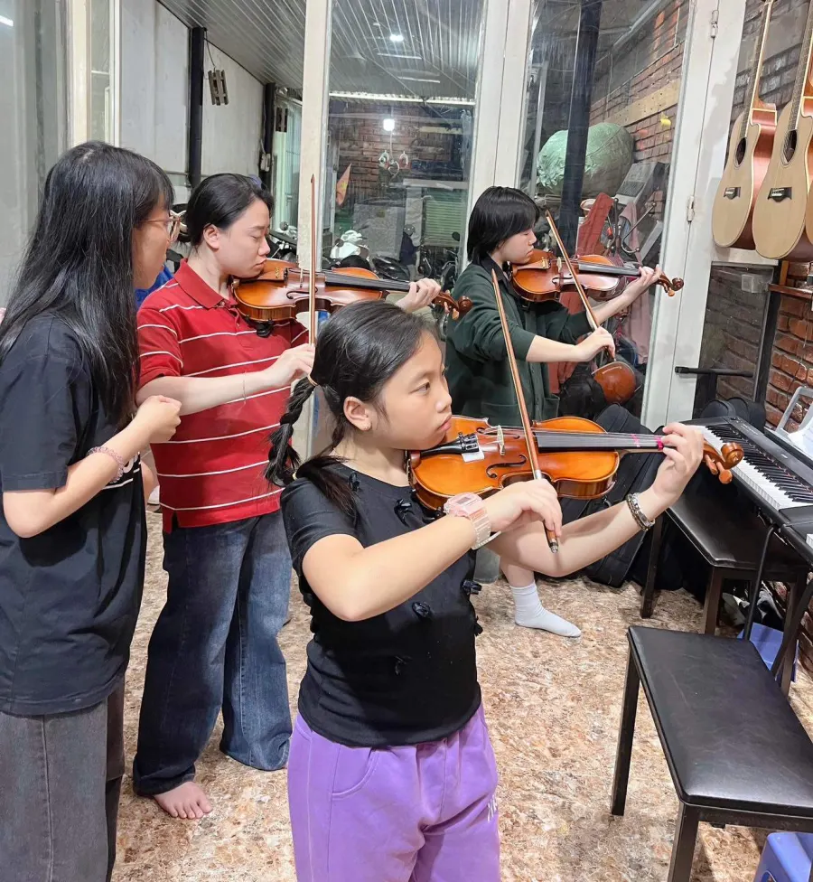 Trung tâm Âm nhạc HOLY Music