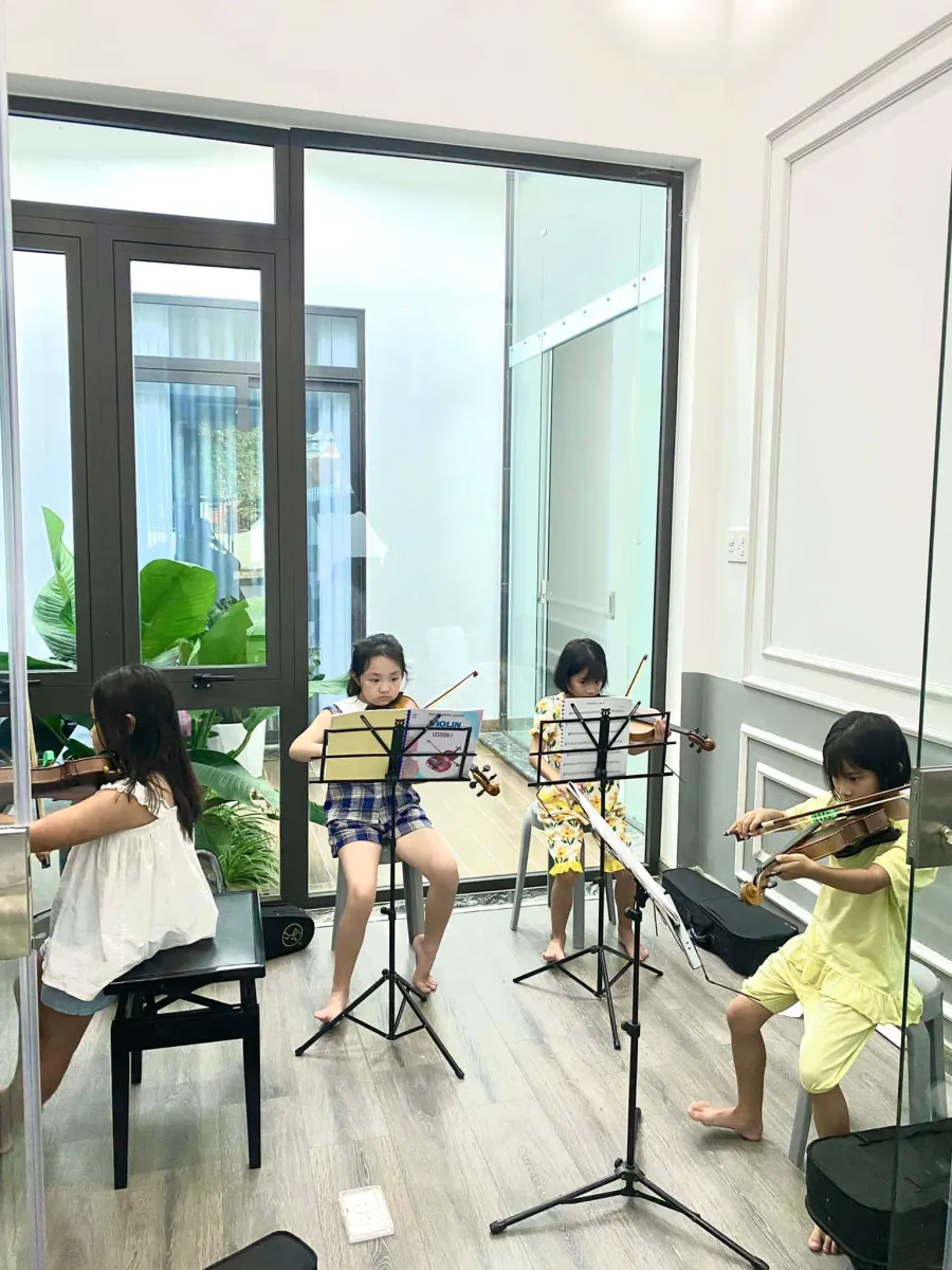 Trung tâm Âm nhạc Nguyên Piano Violin