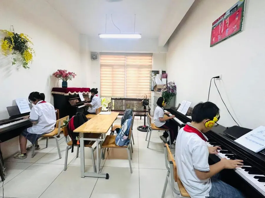 Trung tâm Âm nhạc Music House