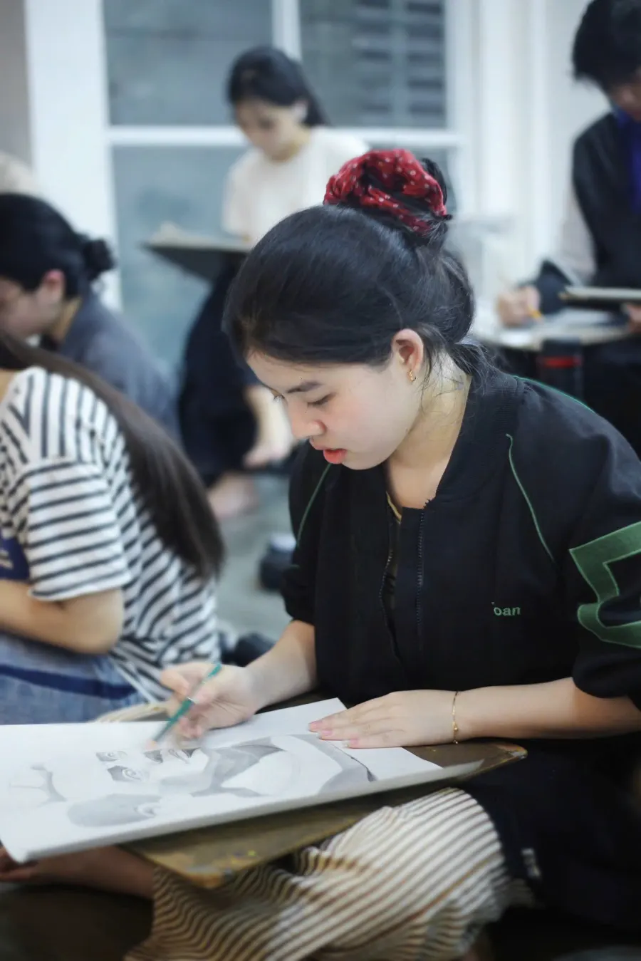 Lớp Vẽ 2IO.Hue