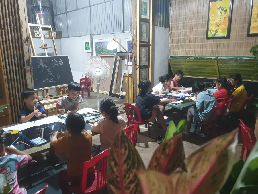Lớp Vẽ Cọ Xanh - Buôn Ma Thuật