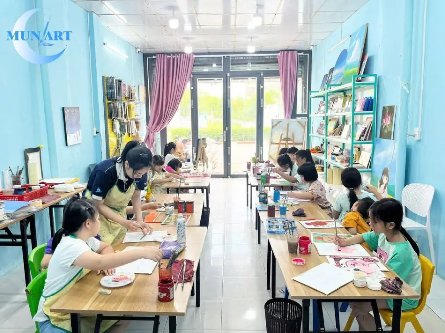 Lớp Vẽ Sáng Tạo Mun Art Studio