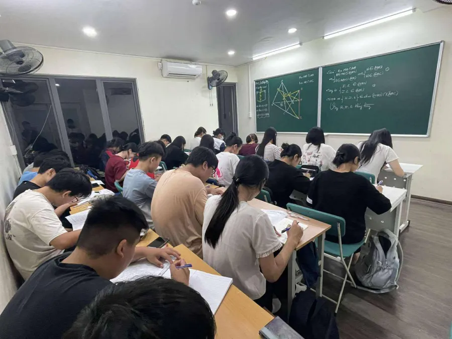 Trung tâm Giáo dục Plus Education