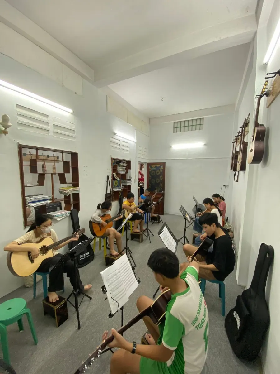 Trung tâm âm nhạc ARISTAR Music Center