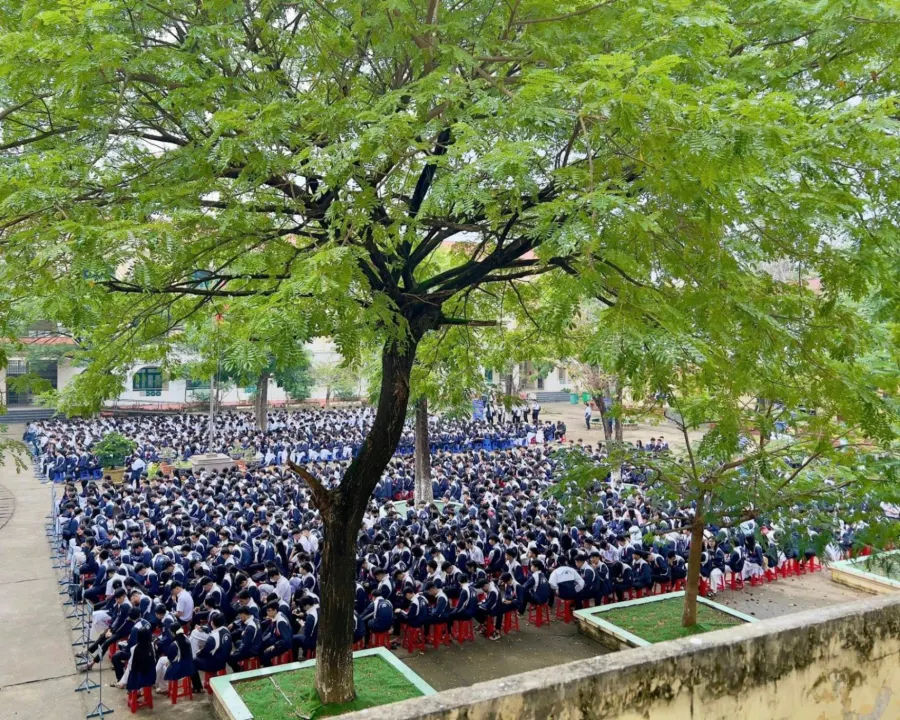 Trường THPT Lê Trung Đình