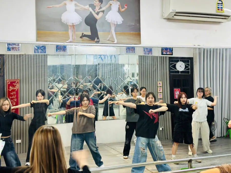 Trung tâm Happy Face Dance