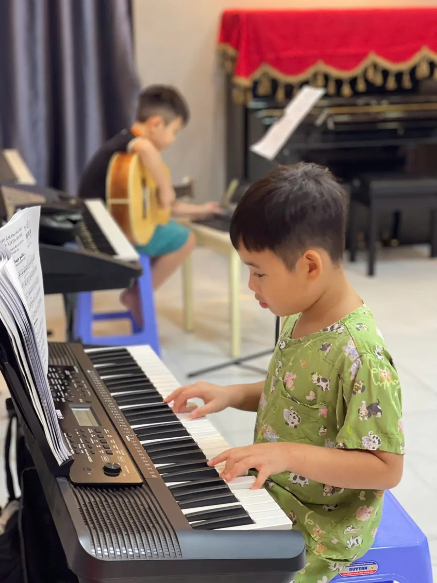 Trung tâm Âm nhạc TOM MUSIC