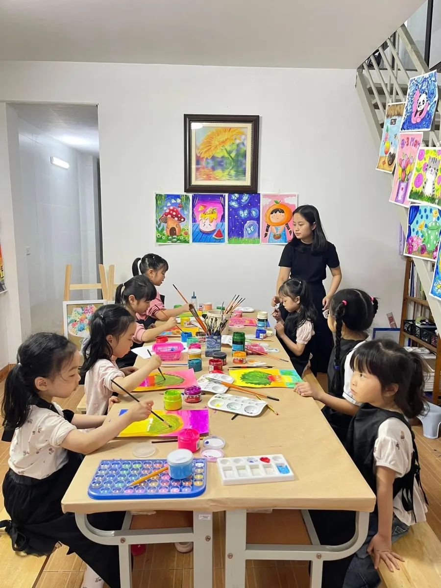 Lớp Mỹ Thuật Fine Arts