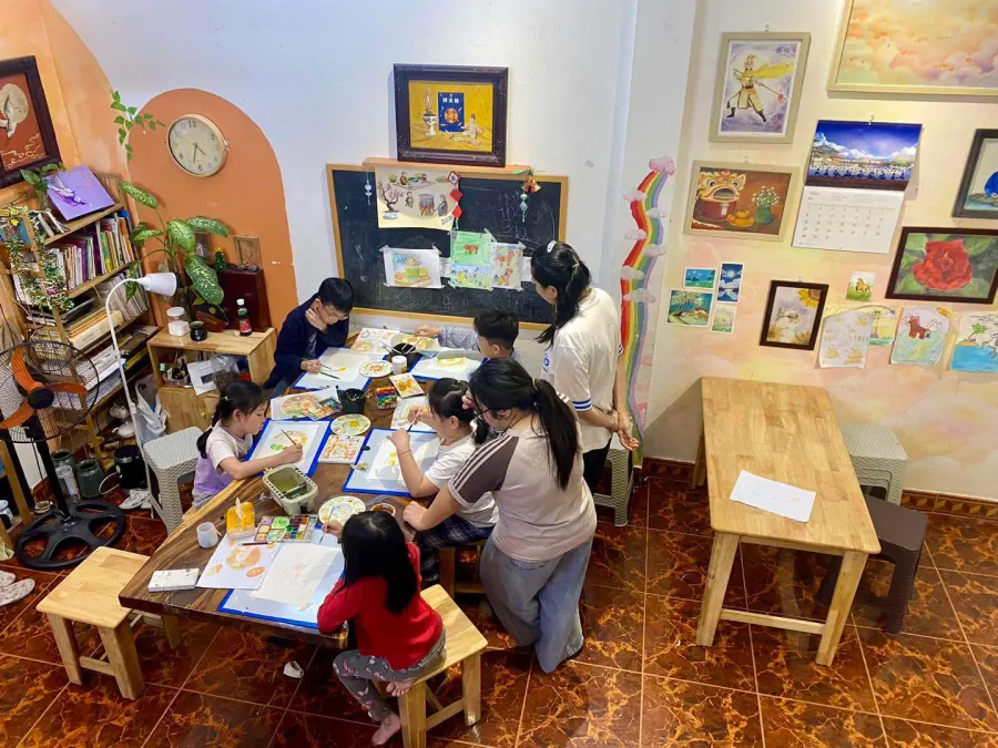 Lớp vẽ Mét Studio