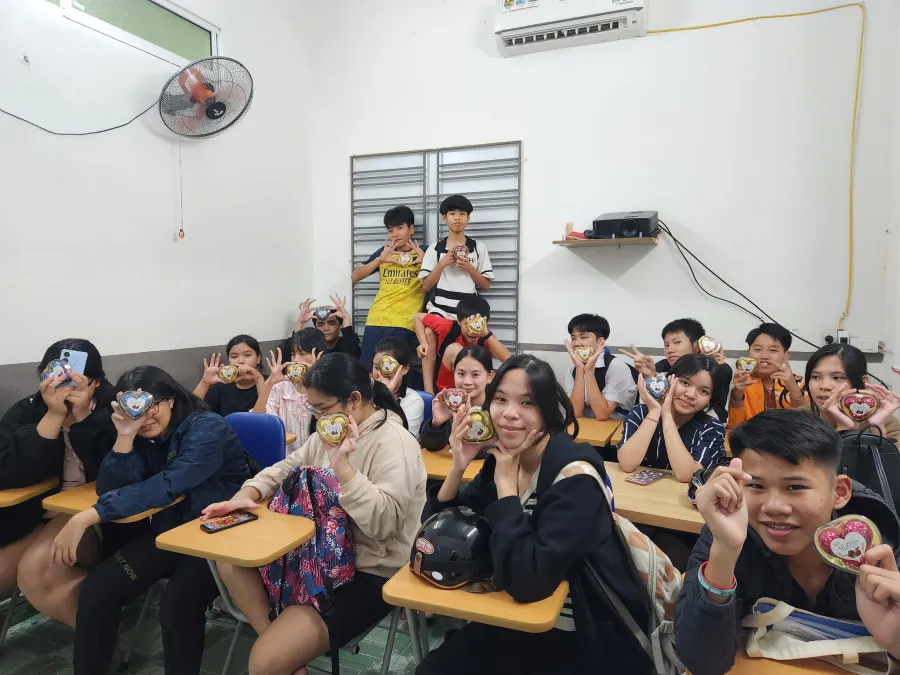 Lớp Luyện Thi Tiếng Anh Ms Thùy