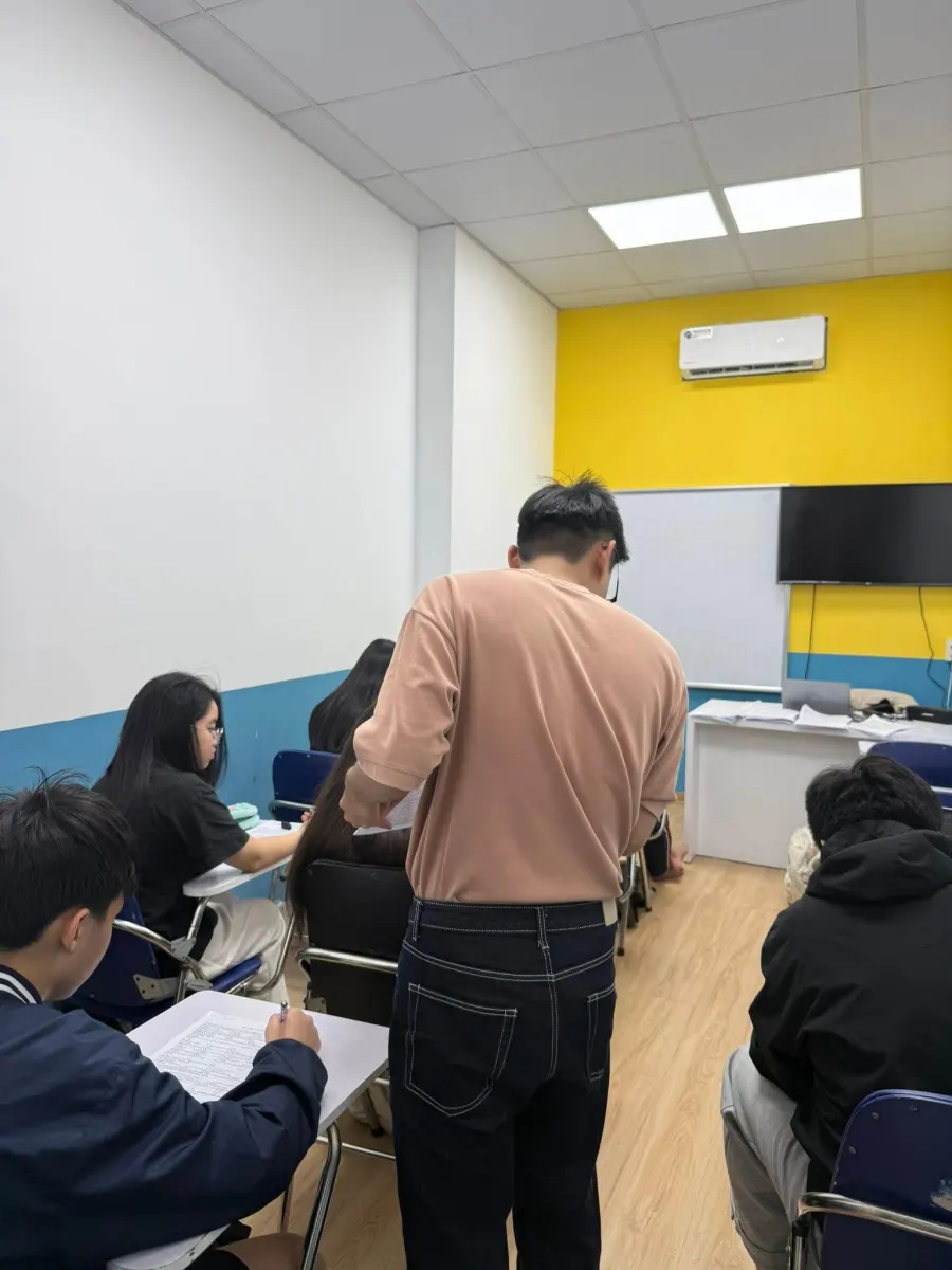 Lớp Tiếng Anh Cô Quỳnh - Q English